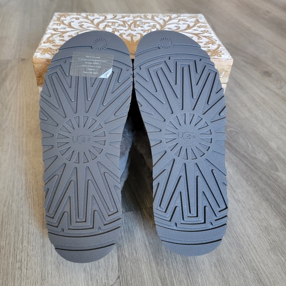 UGG Disco Cross Platform Slide - Picture 8 of 8